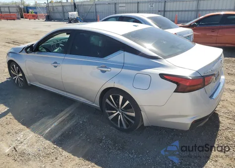 2021 Nissan Altima Sr z USA, uszkodzony, nr VIN 380597